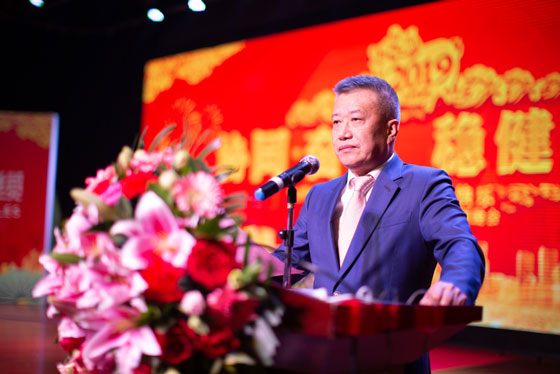 东莞“优秀中国特色社会主义事业建设者”，，，，，，，，巅峰国际董事长吴惠明上榜！